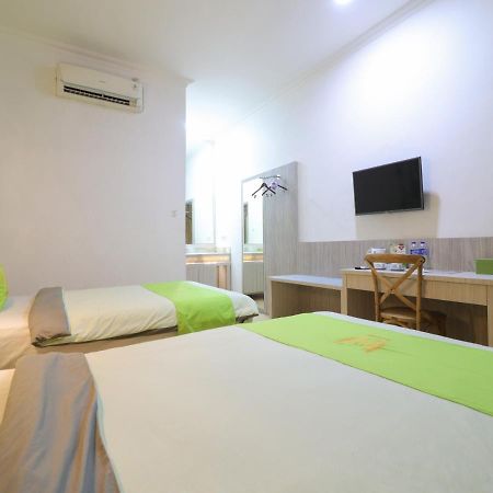 Hotel Huswah Airport Tangerang Exterior photo