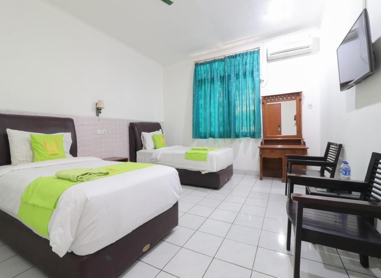 Hotel Huswah Airport Tangerang Exterior photo
